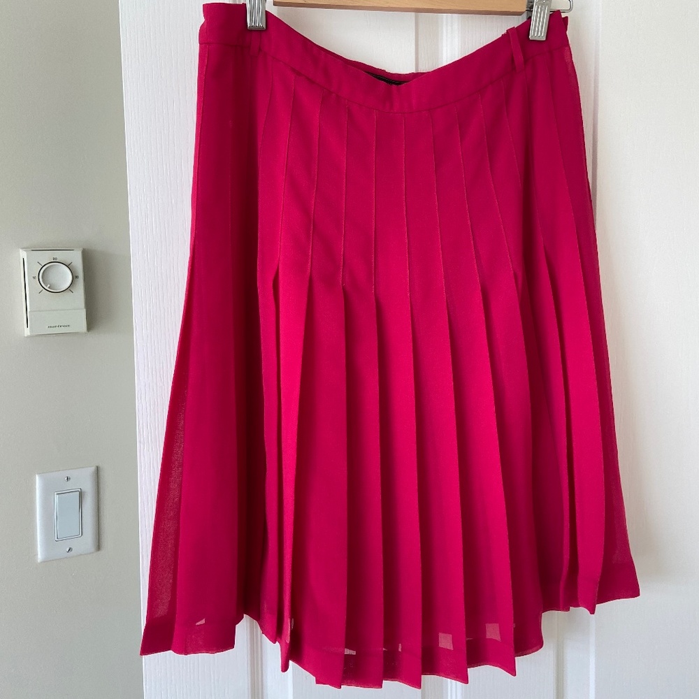 BCBGMAXAZRIA Pink pleaded skirt